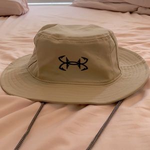 Under armour bucket hat